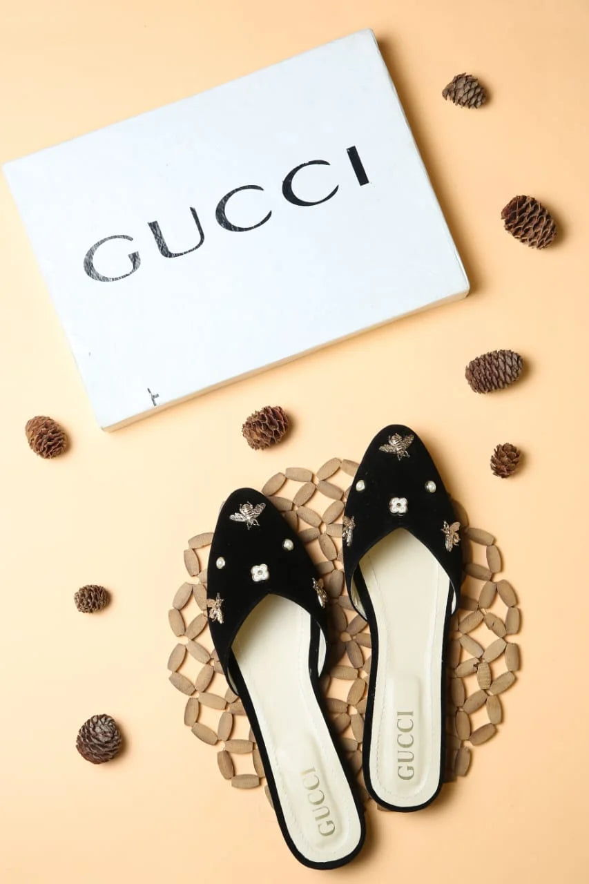 GUCCI POINTED TOE FLAT SHOES - BLACK