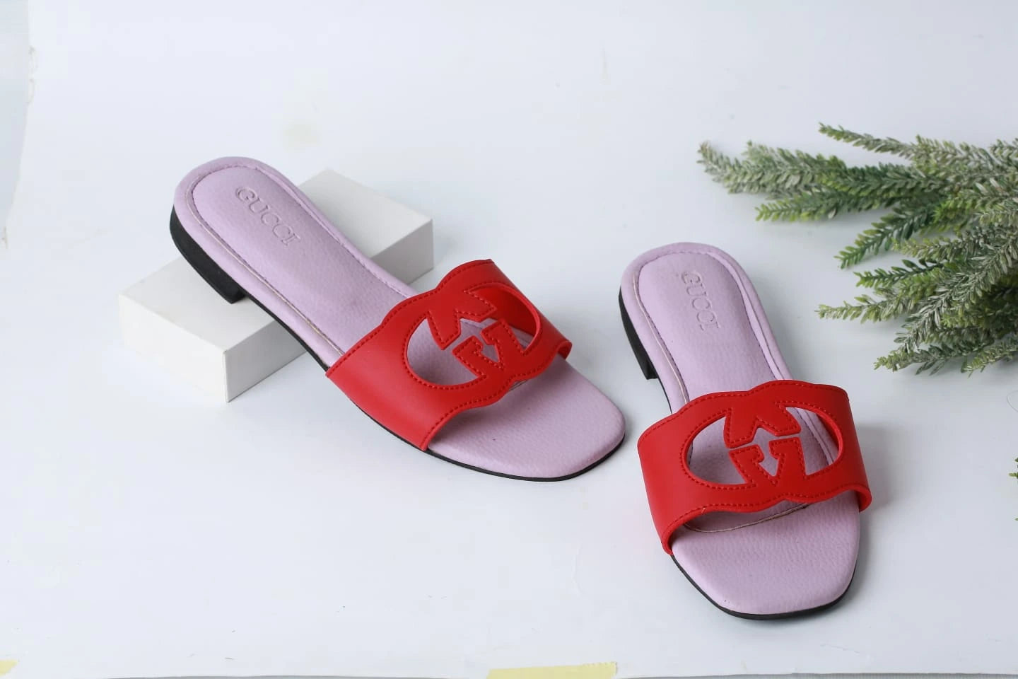 GUCCI CASUAL SLIDES