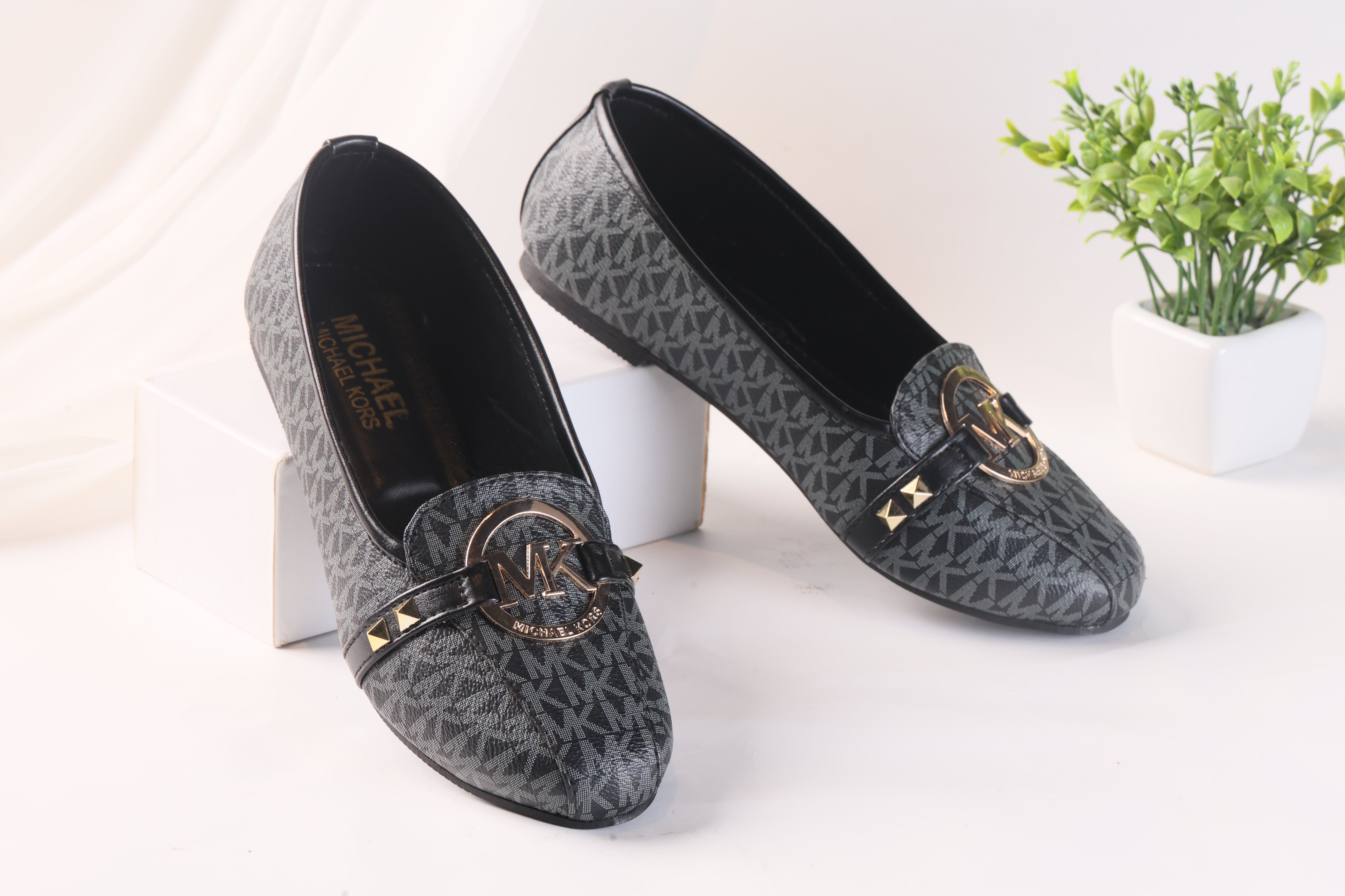 MICHAEL KORS ALICE LOGO BALLET FLAT PUMPS BLACK Walkbros