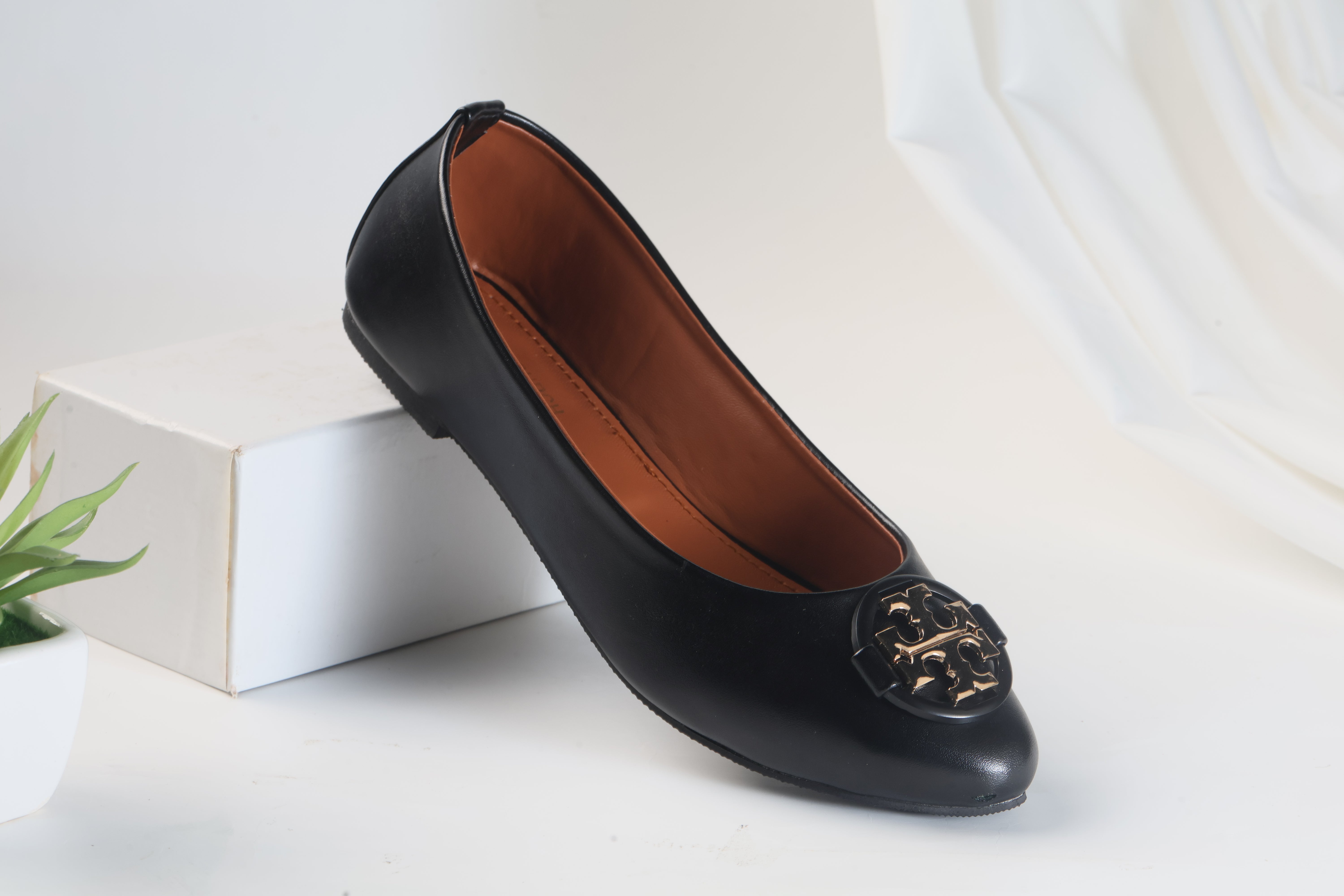 TORY BURCH CLAIRE BALLET FLAT PUMPS - BLACK