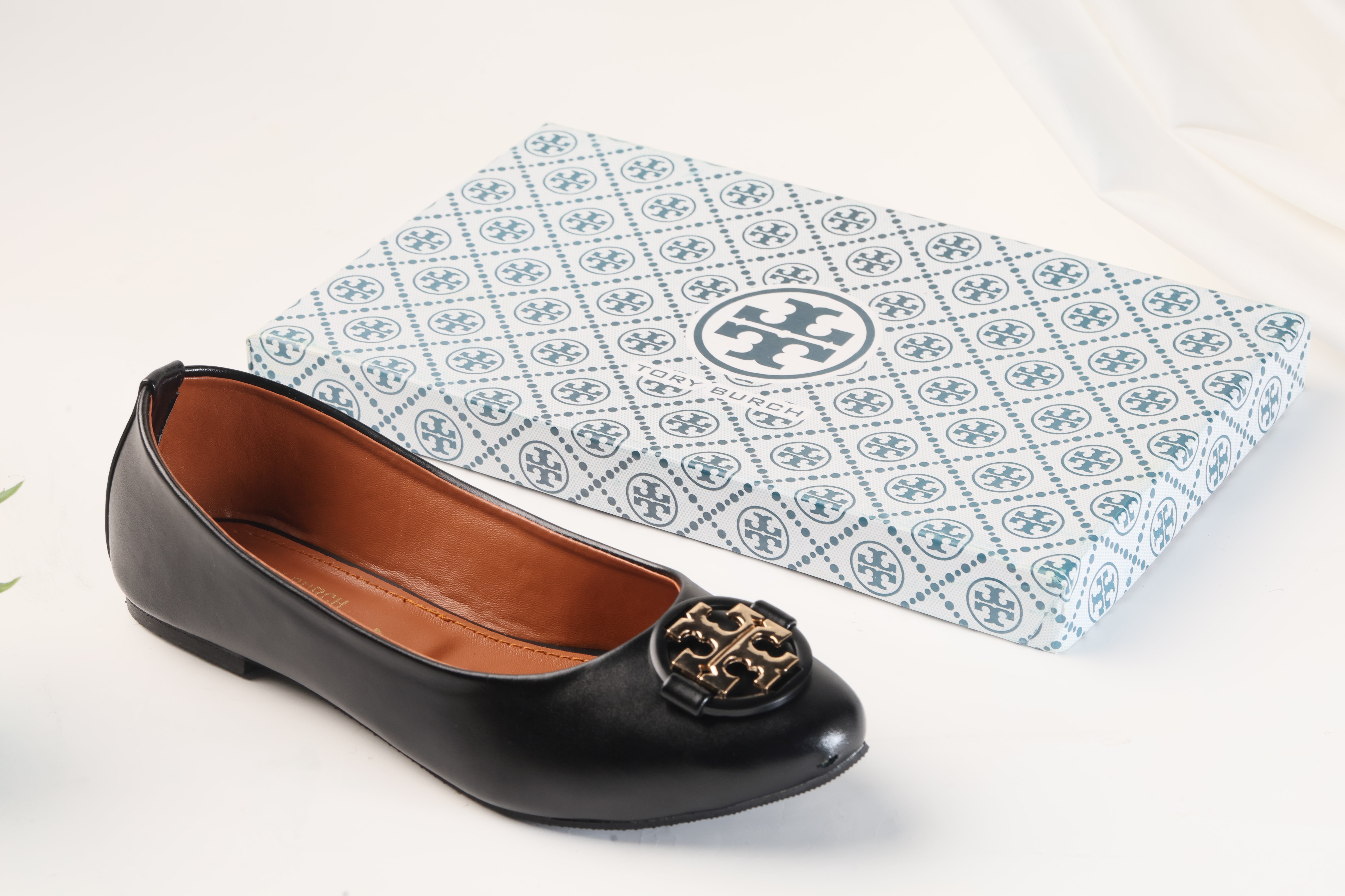 TORY BURCH CLAIRE BALLET FLAT PUMPS - BLACK