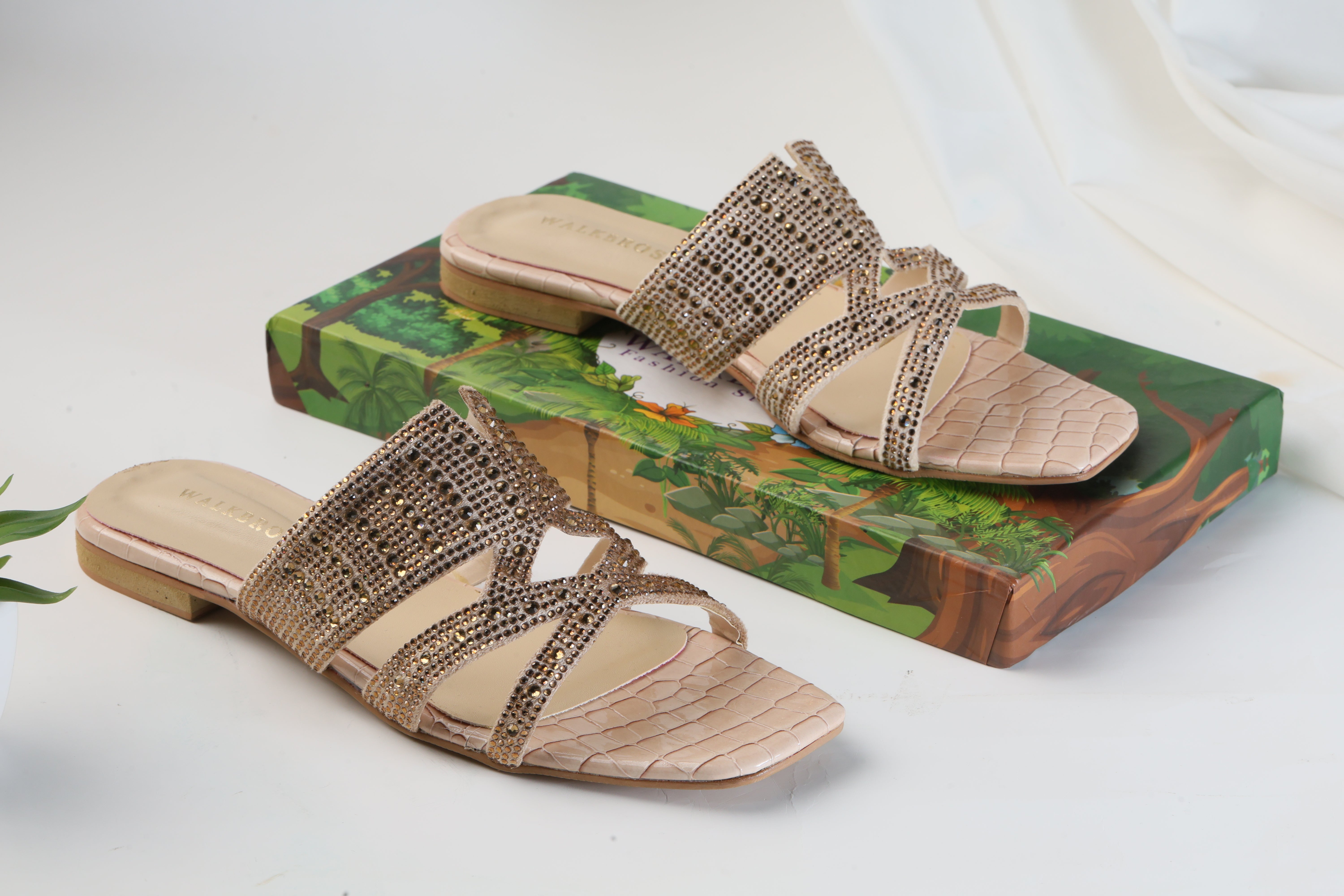 WALKBROS BEAUX FANCY SLIPPERS - GOLDEN LOUIS