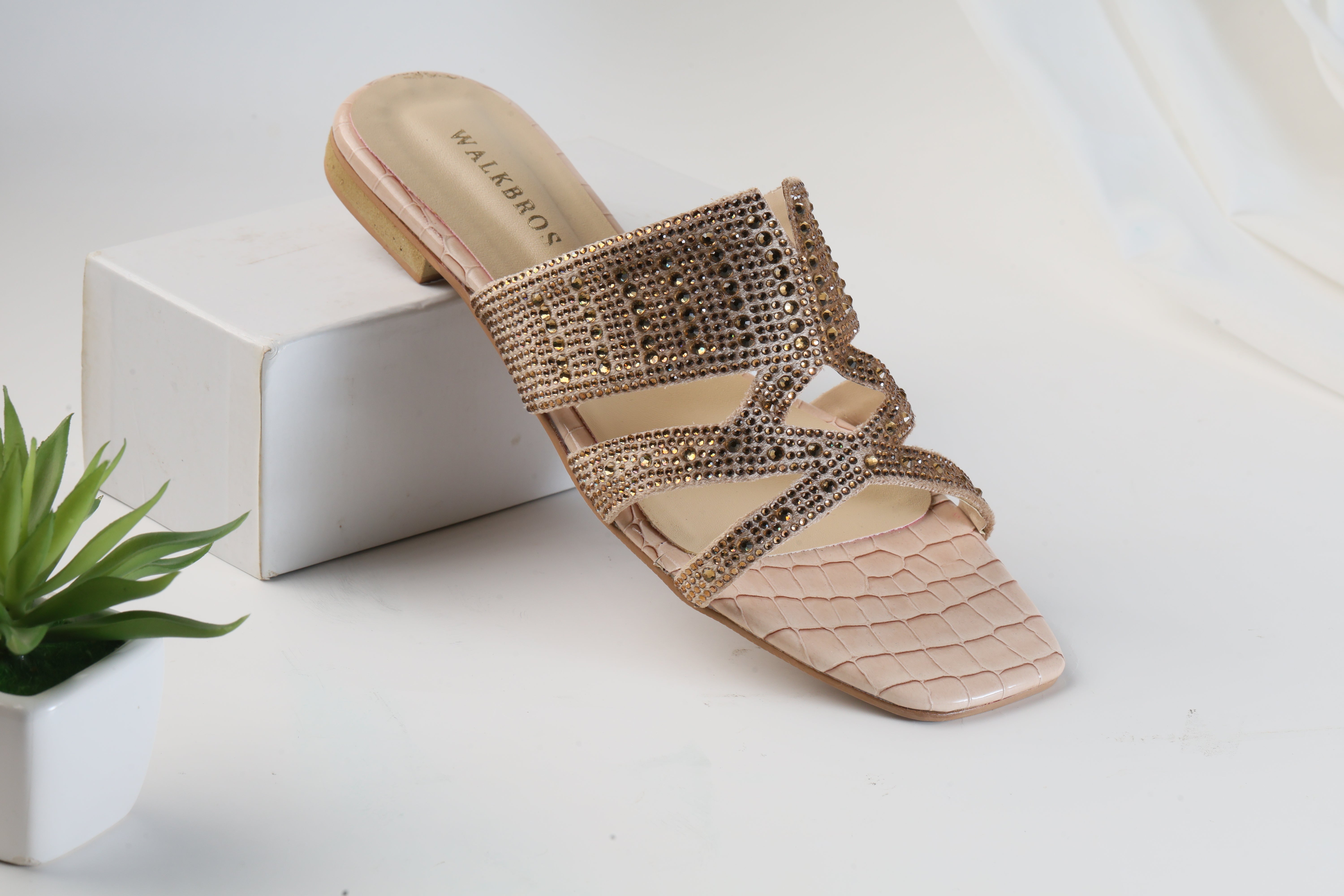 WALKBROS BEAUX FANCY SLIPPERS - GOLDEN LOUIS