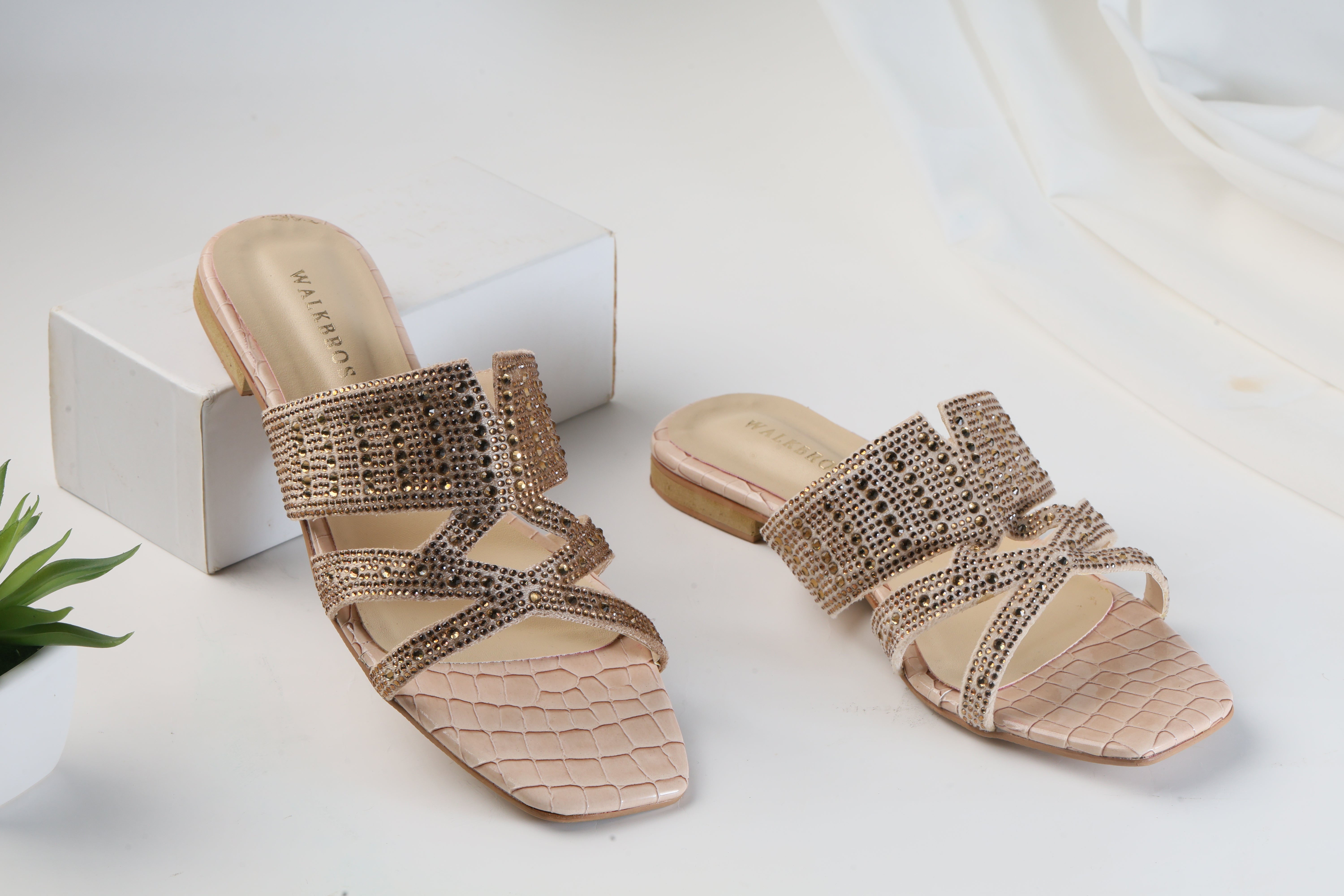WALKBROS BEAUX FANCY SLIPPERS - GOLDEN LOUIS