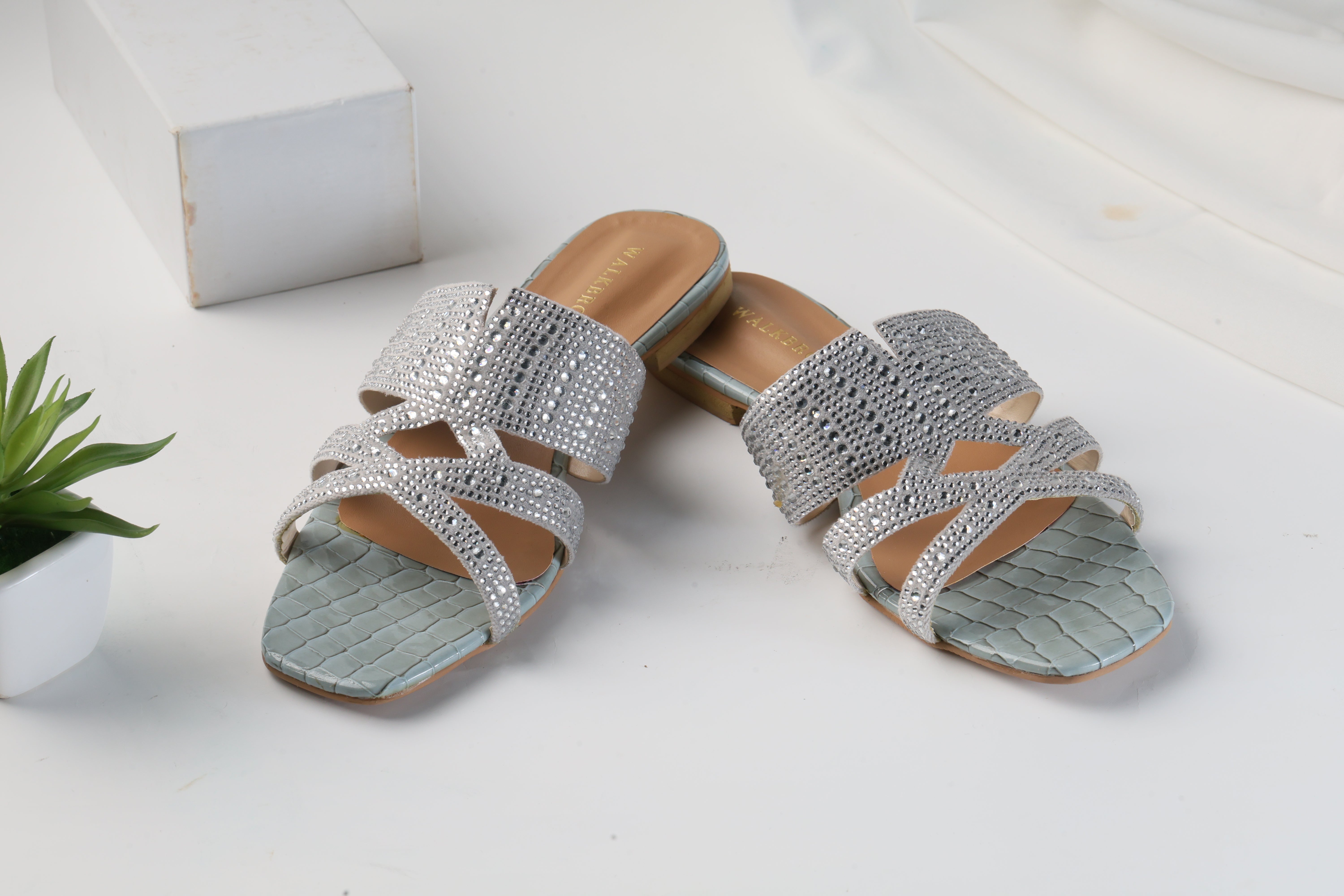 WALKBROS BEAUX FANCY SLIPPERS - SILVER LOUIS