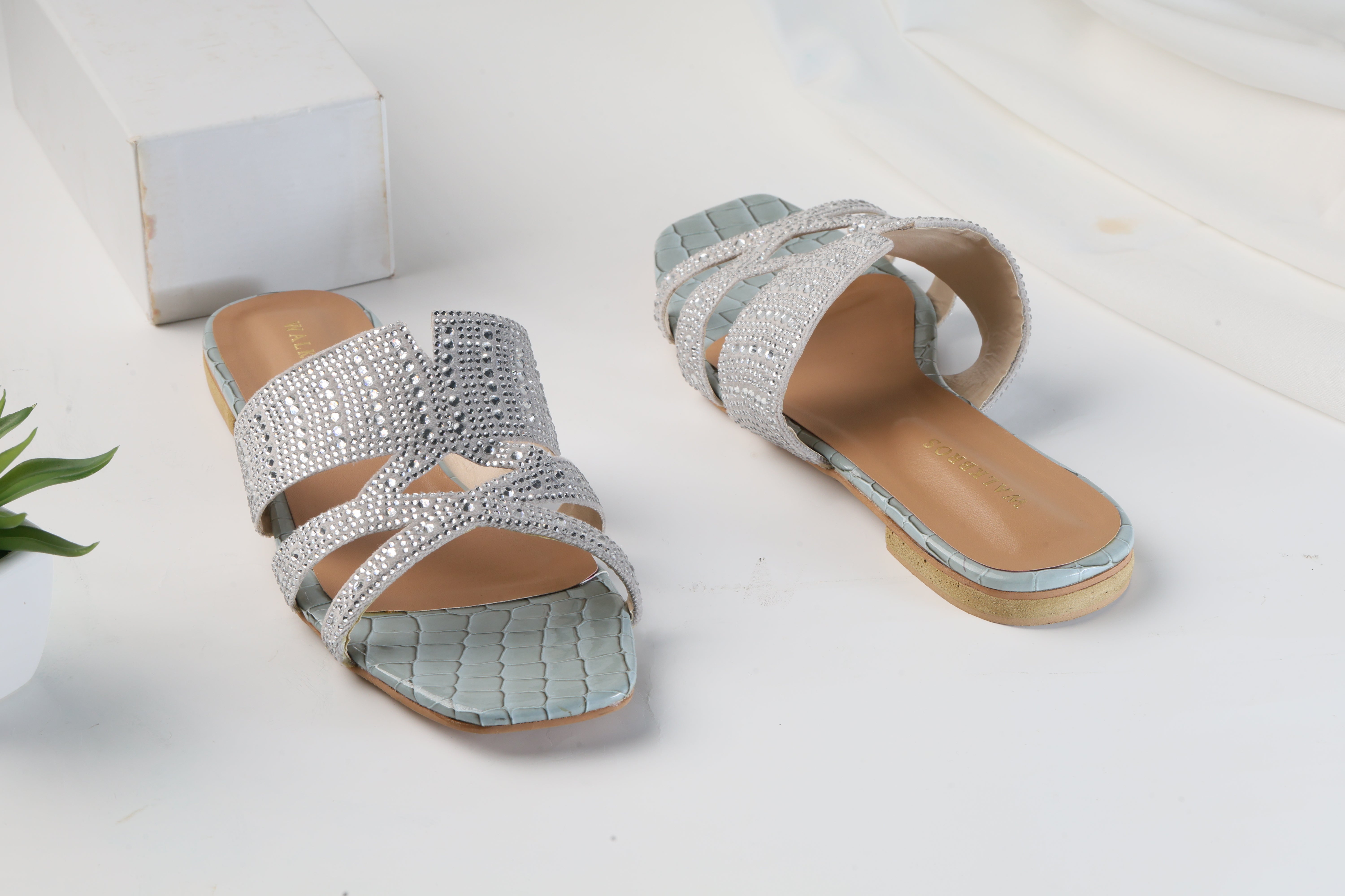 WALKBROS BEAUX FANCY SLIPPERS - SILVER LOUIS