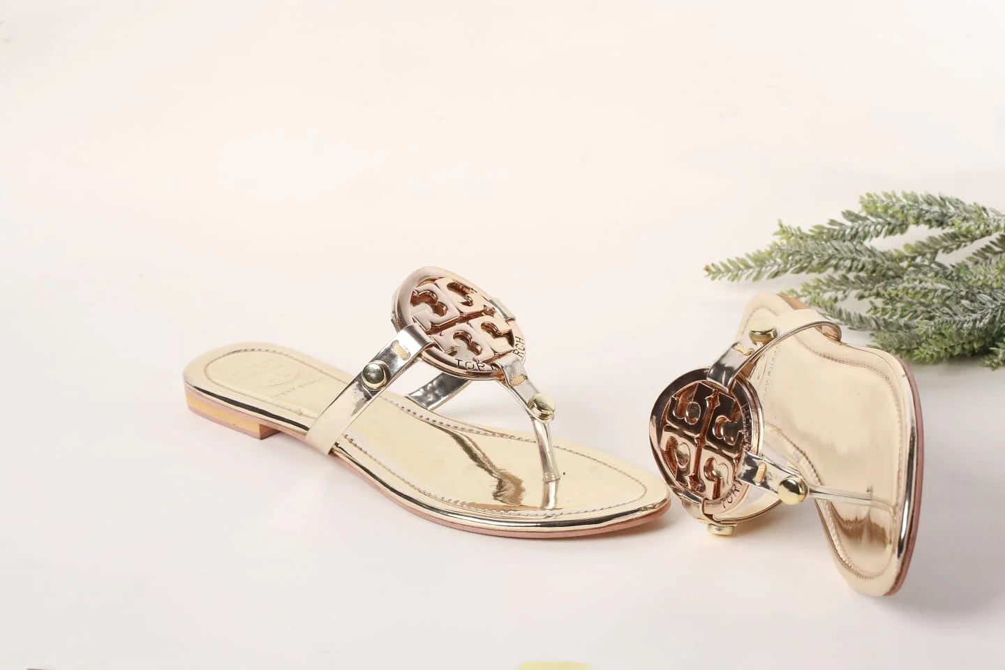 TB MILLER LOGO SANDALS - GOLDEN