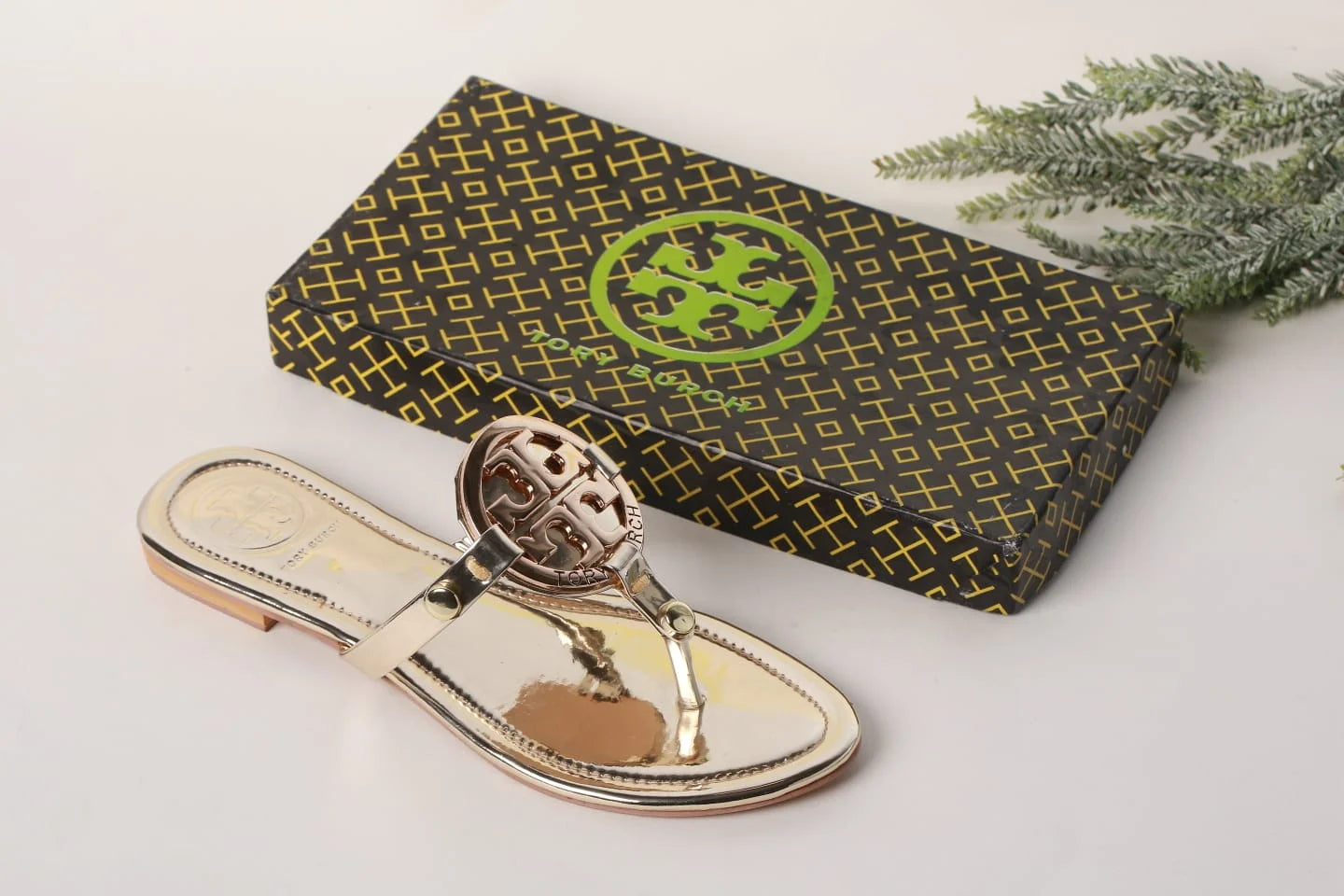 TB MILLER LOGO SANDALS - GOLDEN