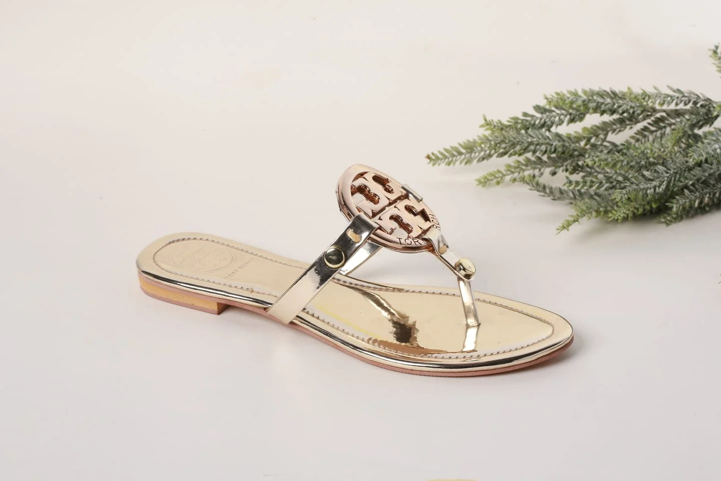 TB MILLER LOGO SANDALS - GOLDEN
