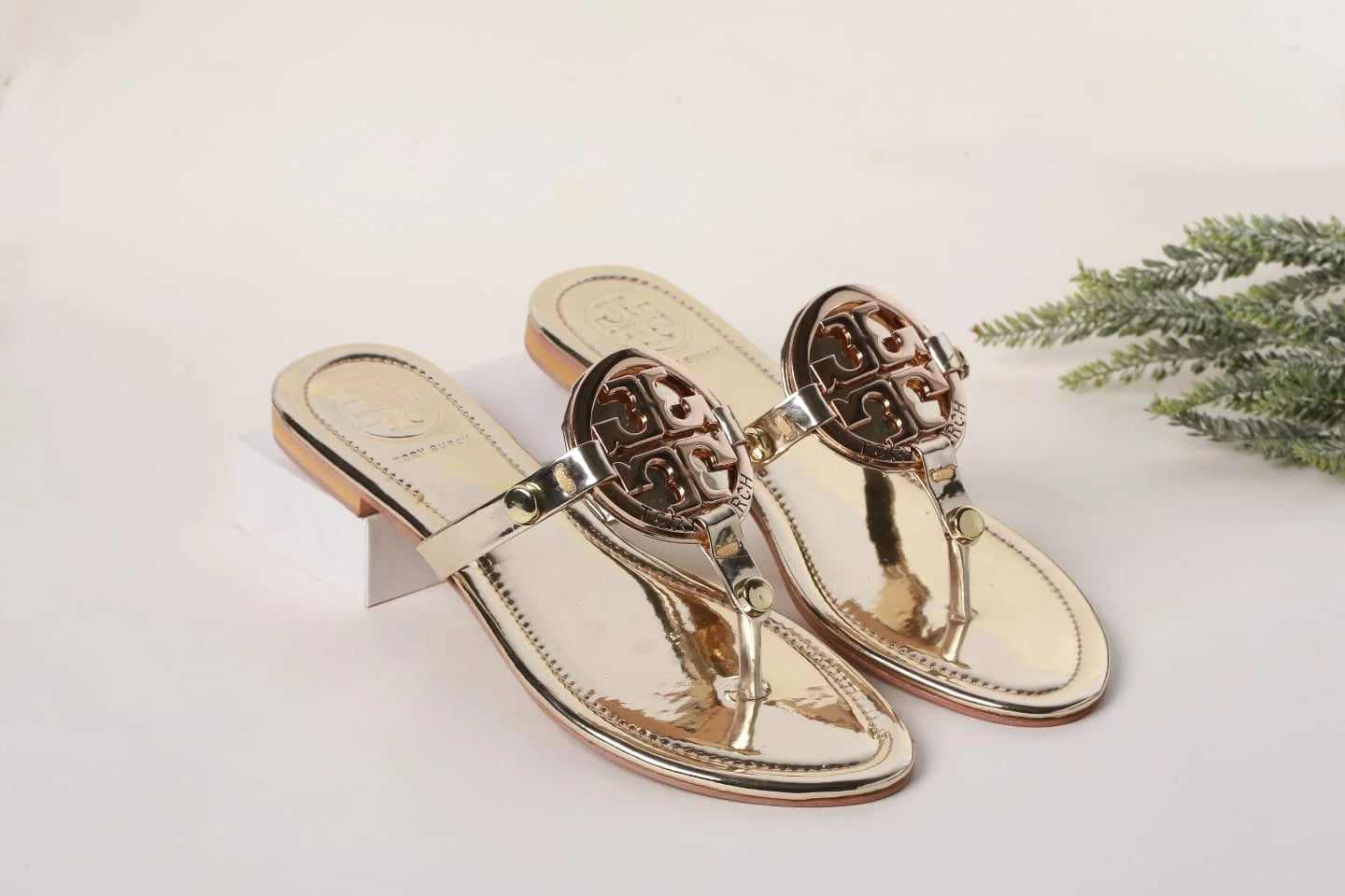 TB MILLER LOGO SANDALS - GOLDEN