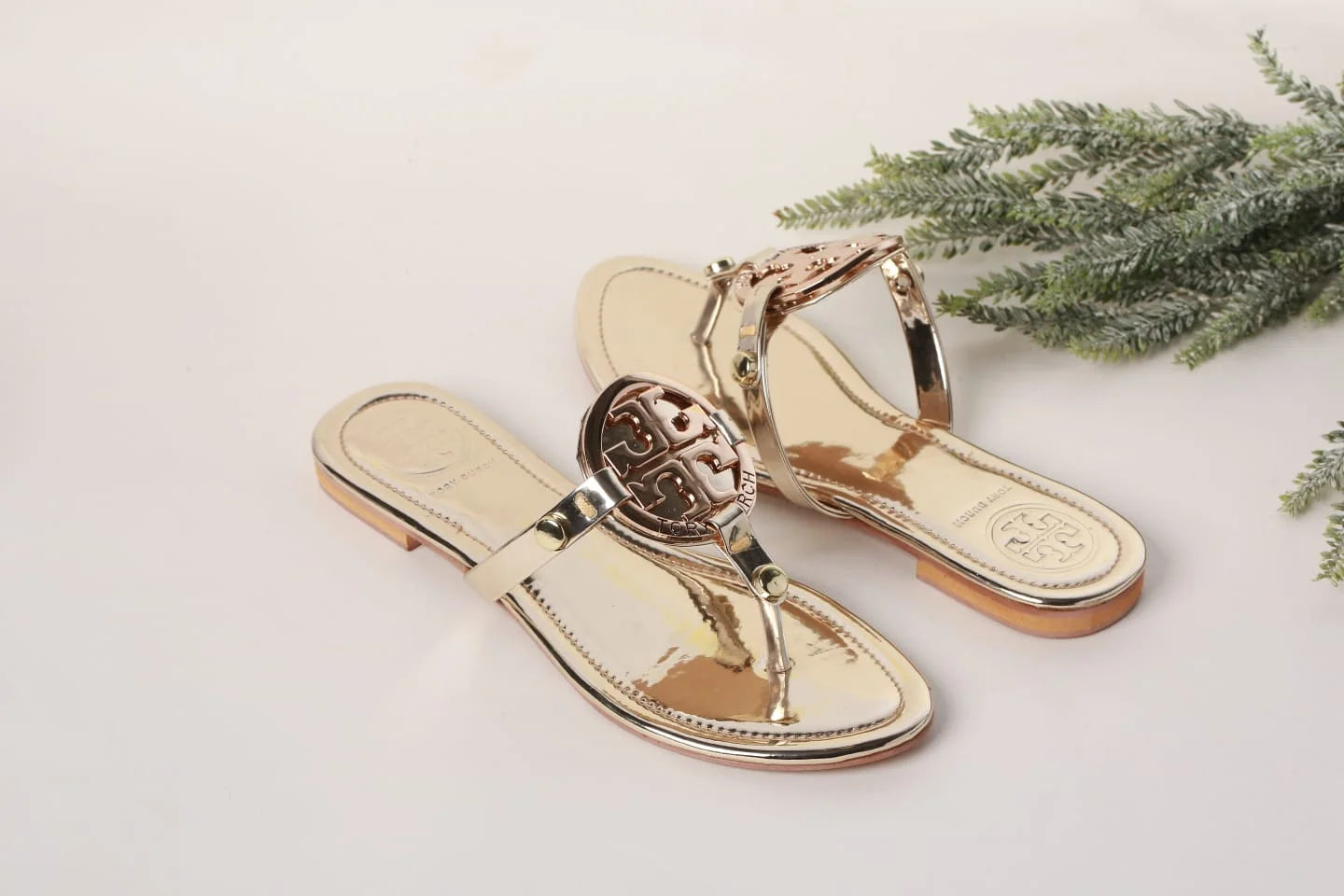 TB MILLER LOGO SANDALS - GOLDEN