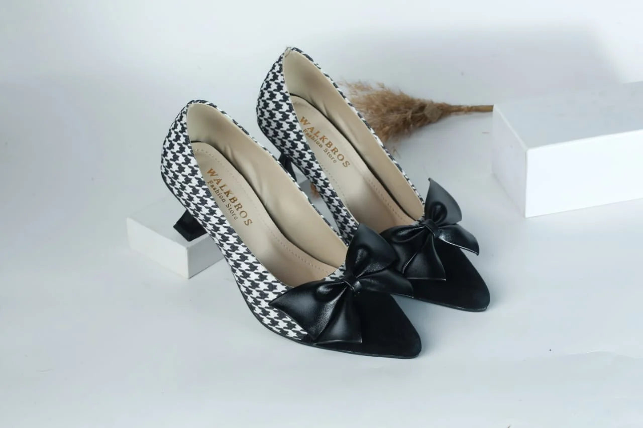 WALKBROS WOMEN'S KITTEN HEELS POINTED TOE PUMPS - BLACK & WHITE