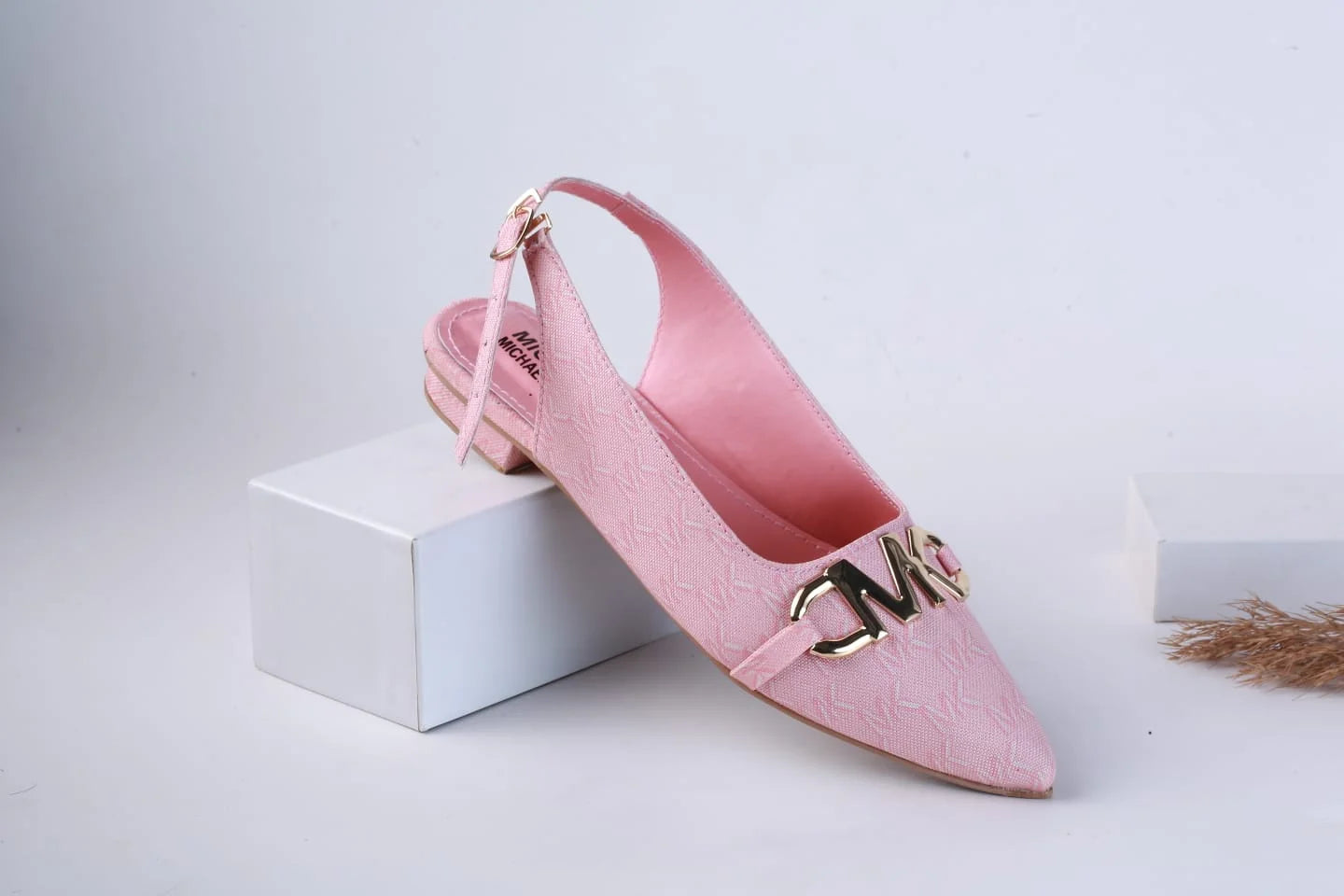 MICHAEL KORS POINTED TOE FLAT PUMPS PINK