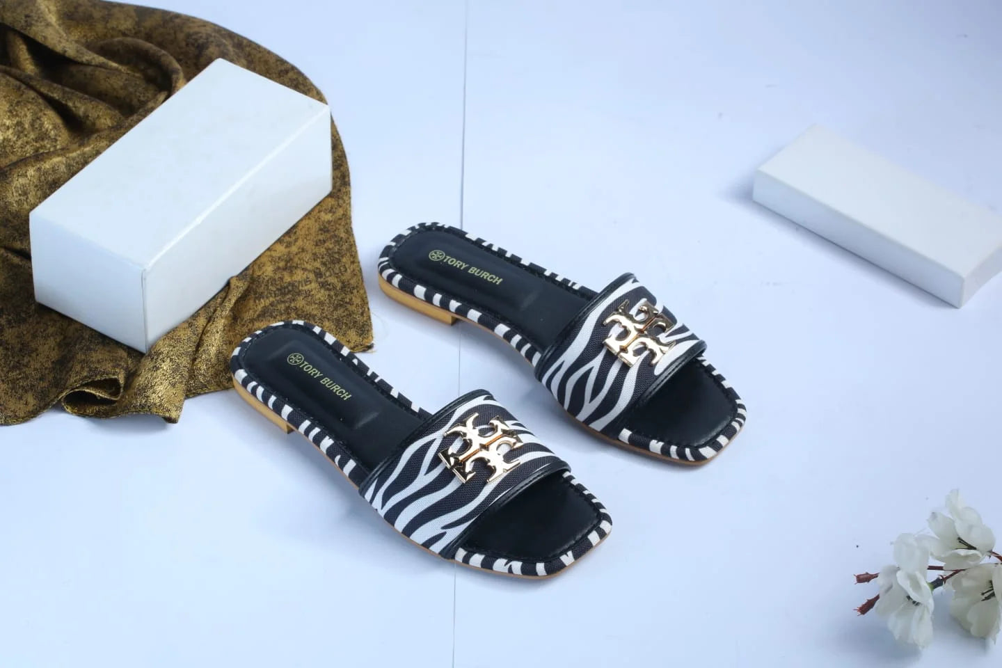 TB ELEANOR SLIDE - ZEBRA