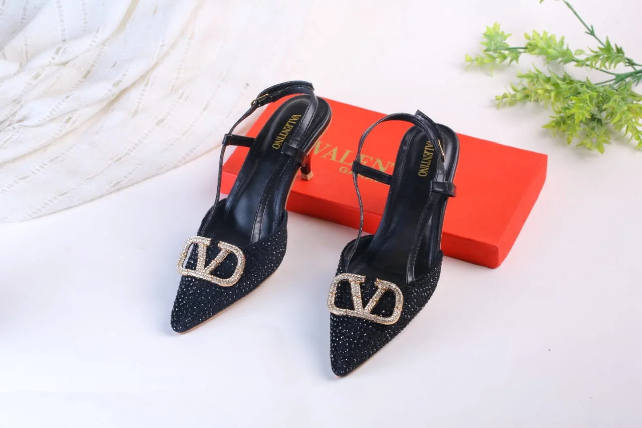 VLOGO SIGNATURE PUMPS - BLACK