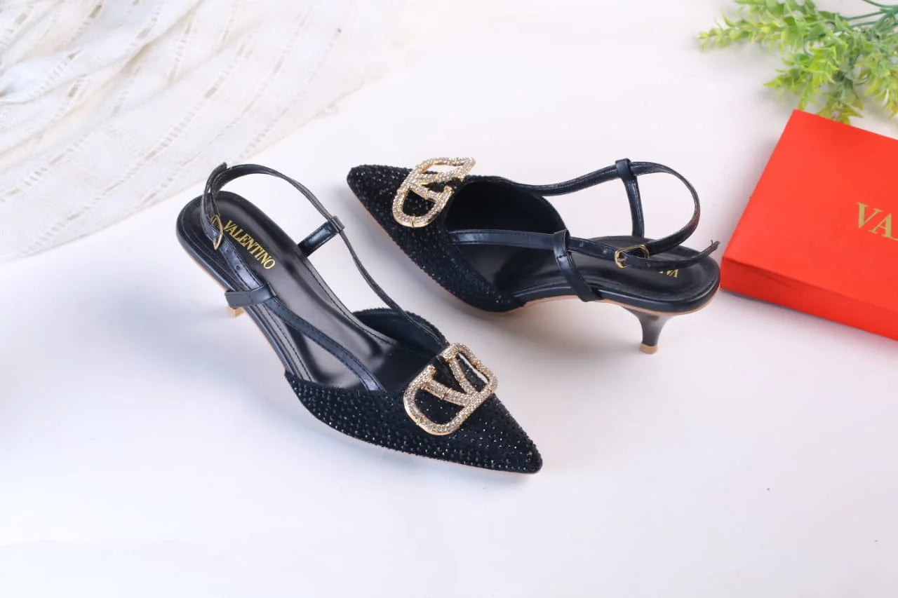 VLOGO SIGNATURE PUMPS - BLACK