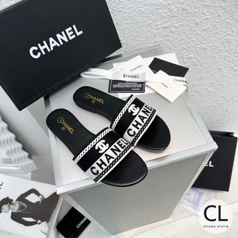 CHANEL FLAT SLIPPERS (Black)