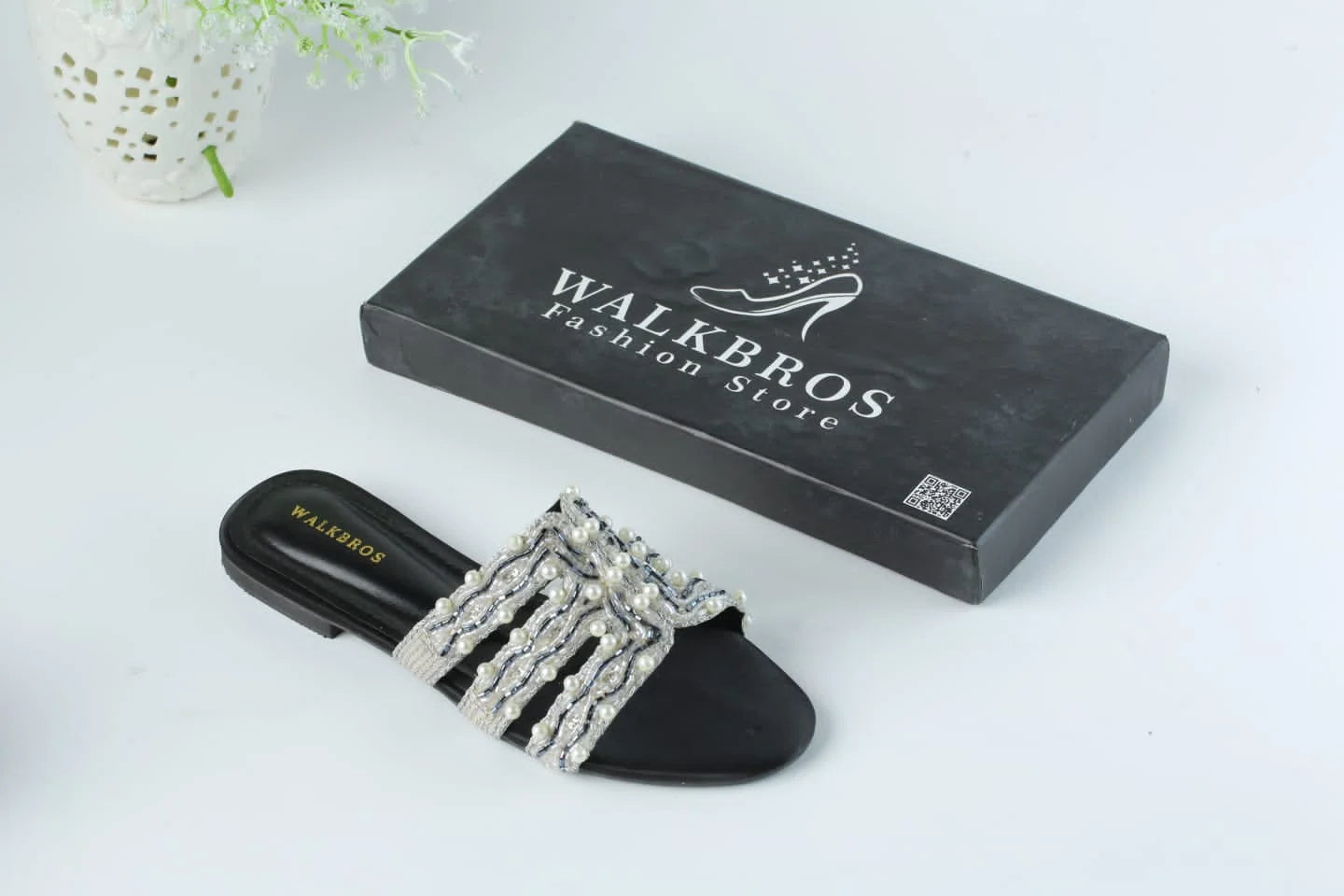 WALKBROS EMBROIDERED PEARLS FLATS - BLACK