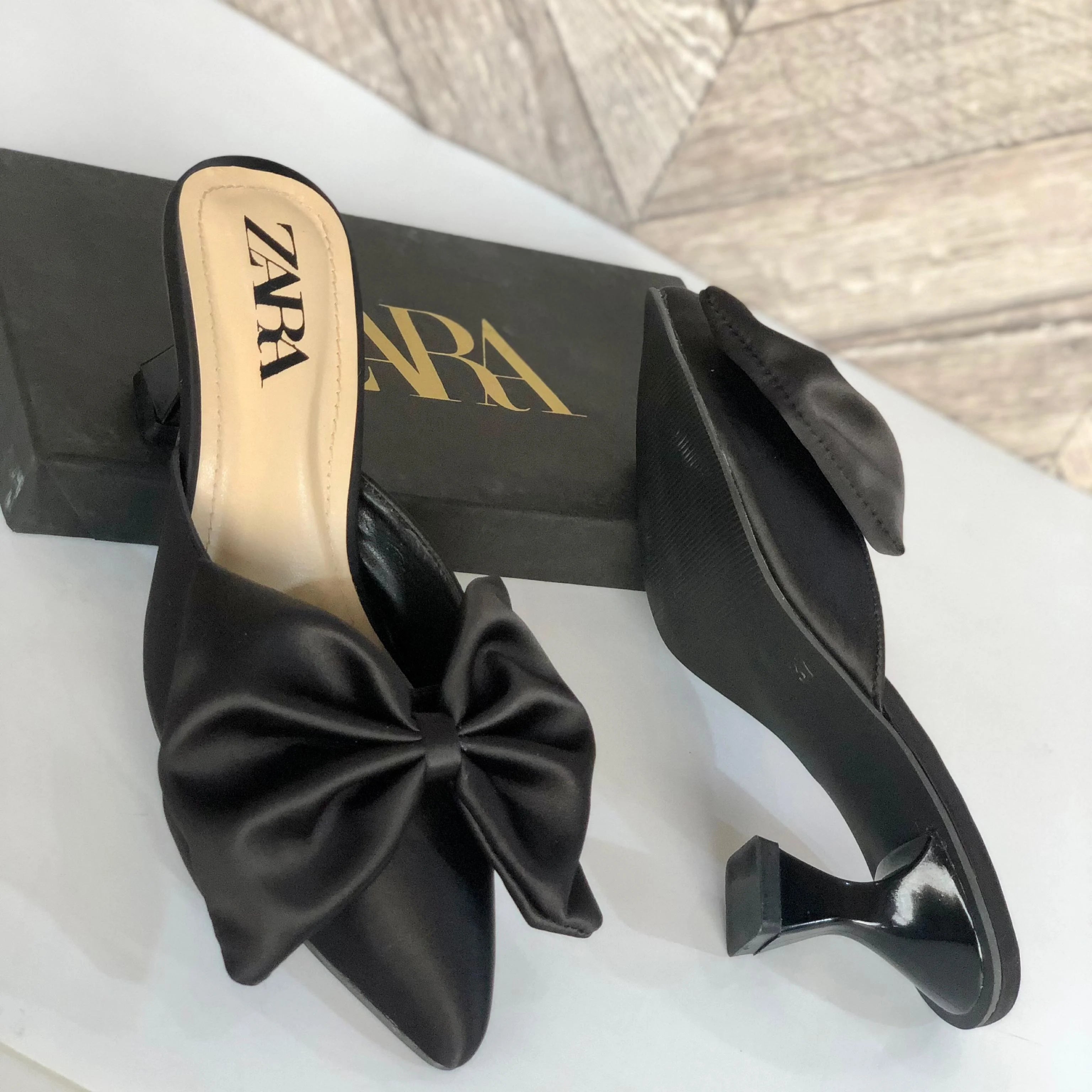 WOMEN'S POINTED KITTEN HEELS - BLACK