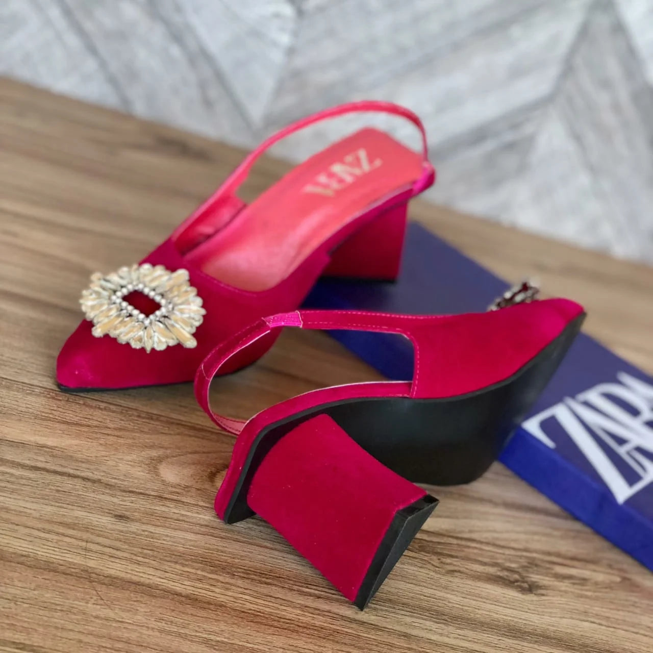 WOMEN'S POINTED TRIANGLE HEELS - PINK