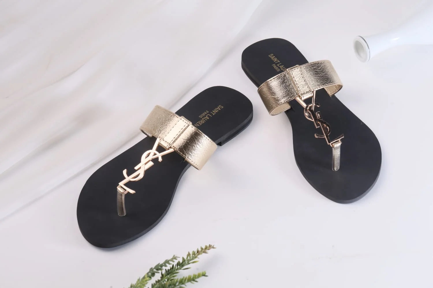 SAINT LAURENT CASSANDRA SLIPPER - GOLDEN