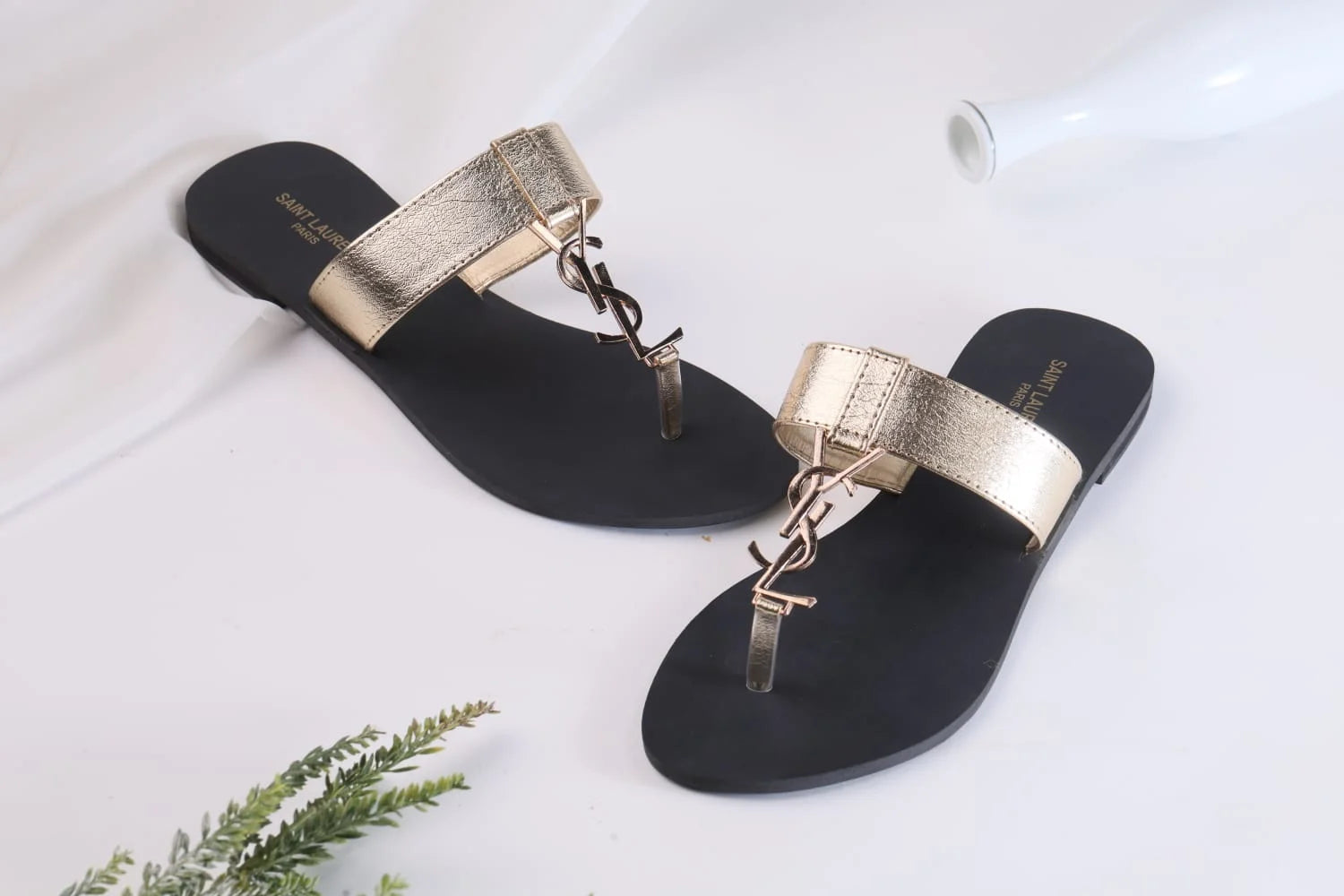 SAINT LAURENT CASSANDRA SLIPPER - GOLDEN