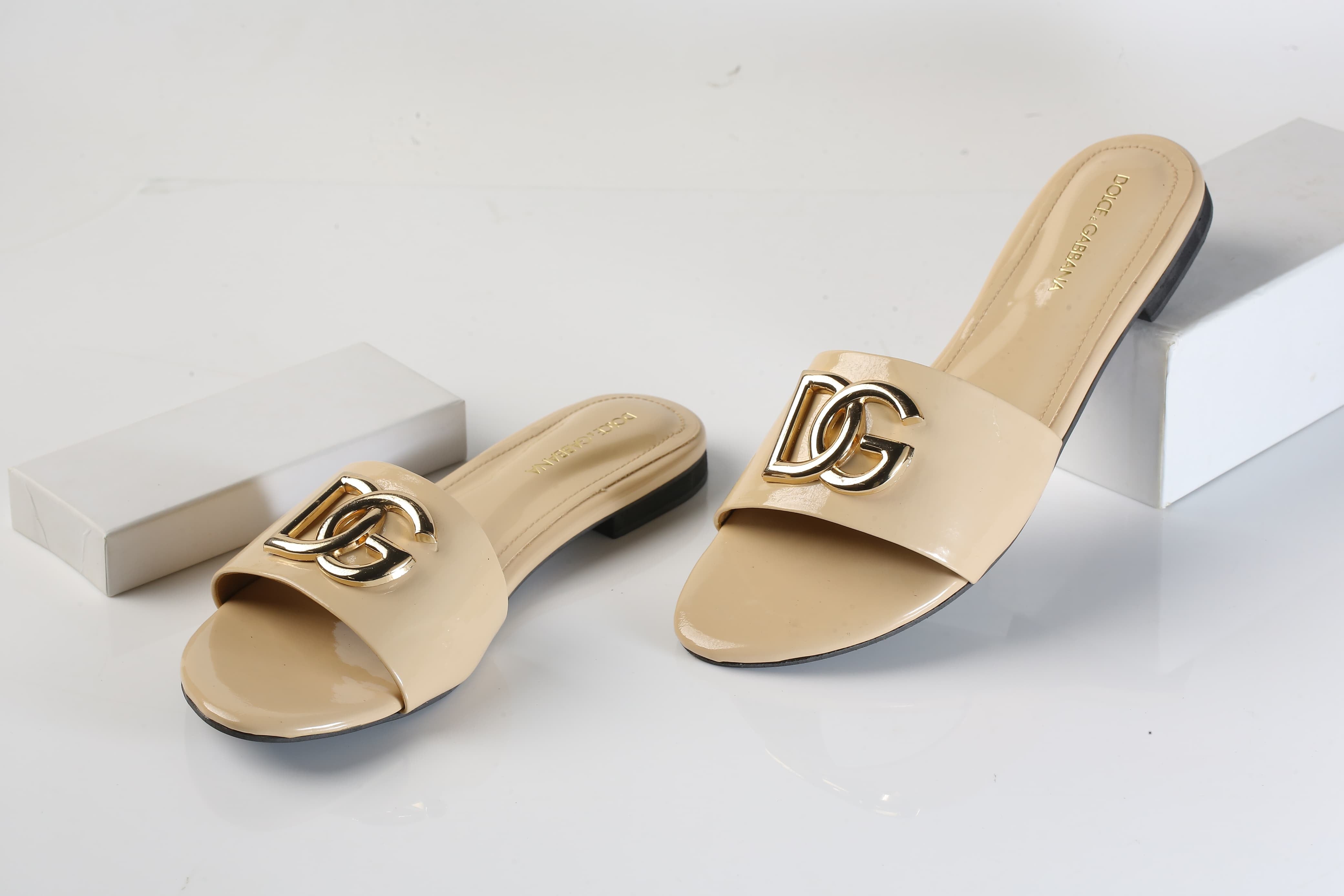 DOLCE & GABBANA SLIDE SANDALS - FAWN