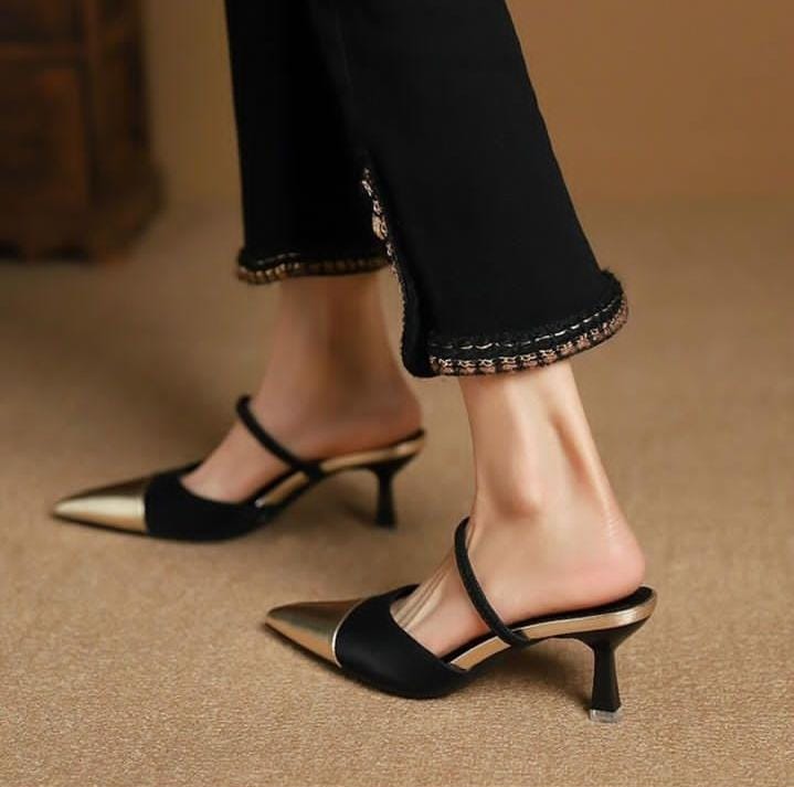 JIMMY CHOO WOMEN KITTEN HEEL - GOLD