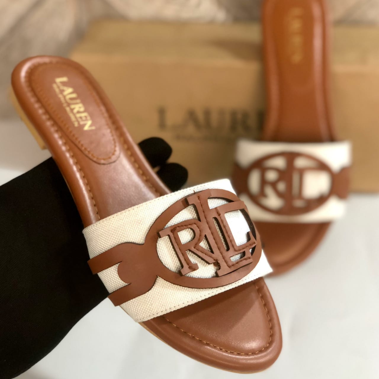RALPH LAUREN WOMEN'S ALEGRA SLIDES - BROWN