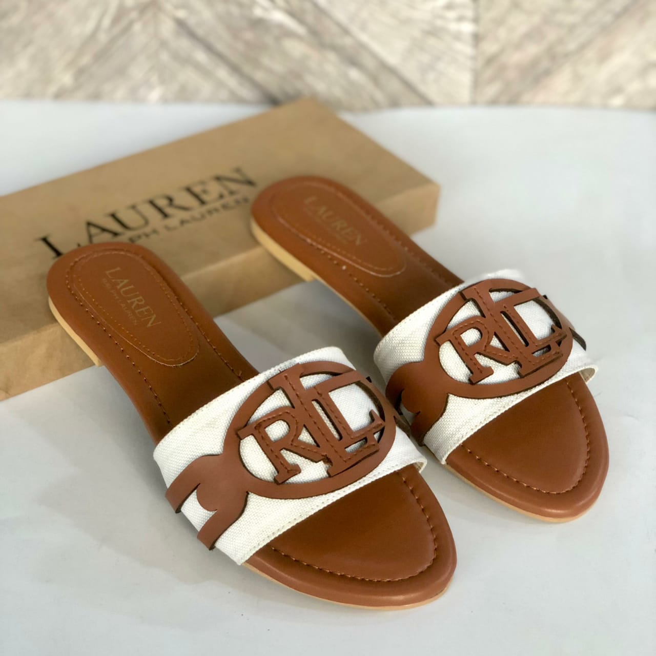 RALPH LAUREN WOMEN'S ALEGRA SLIDES - BROWN