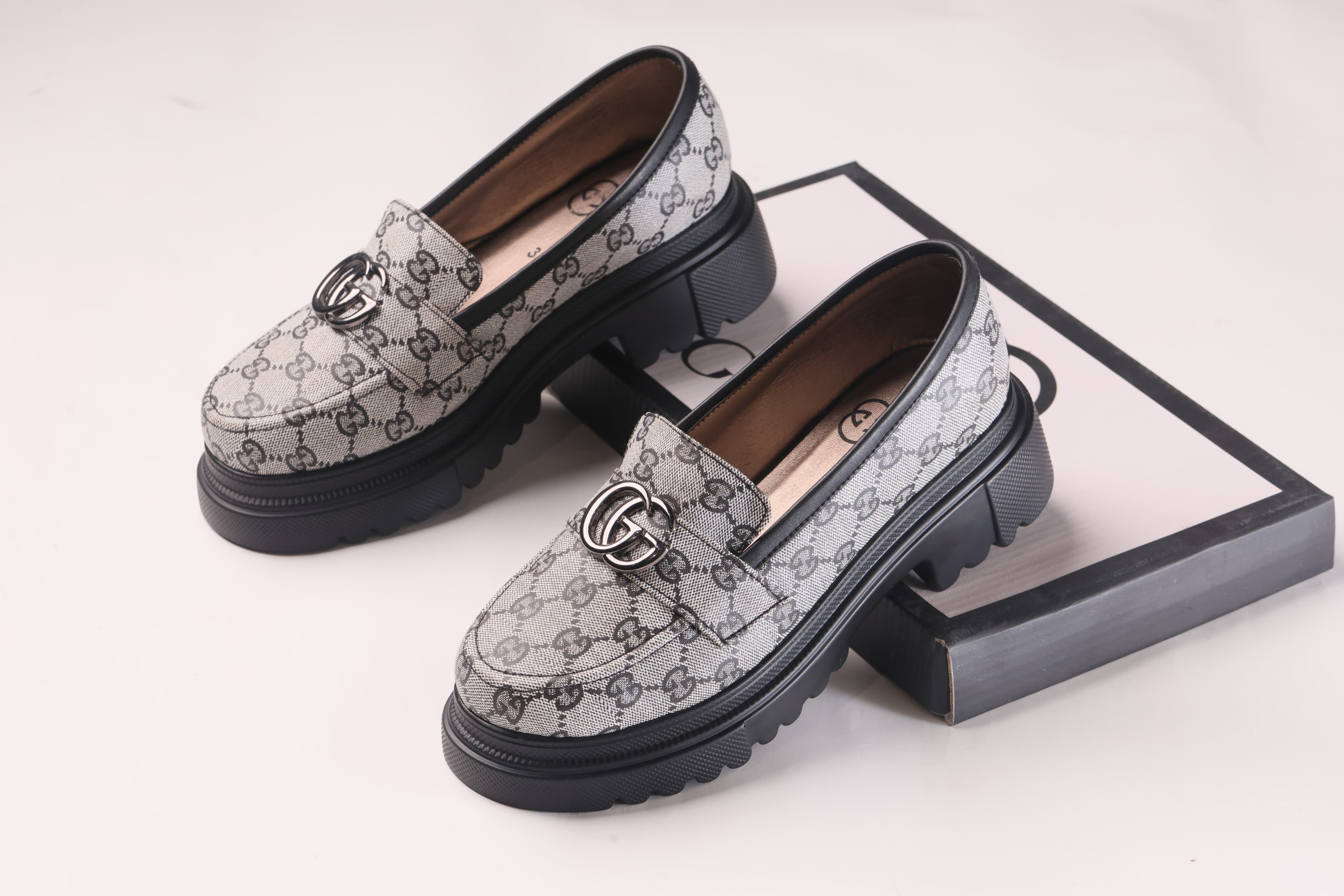 BLACK SHOES FOR WOMEN'S