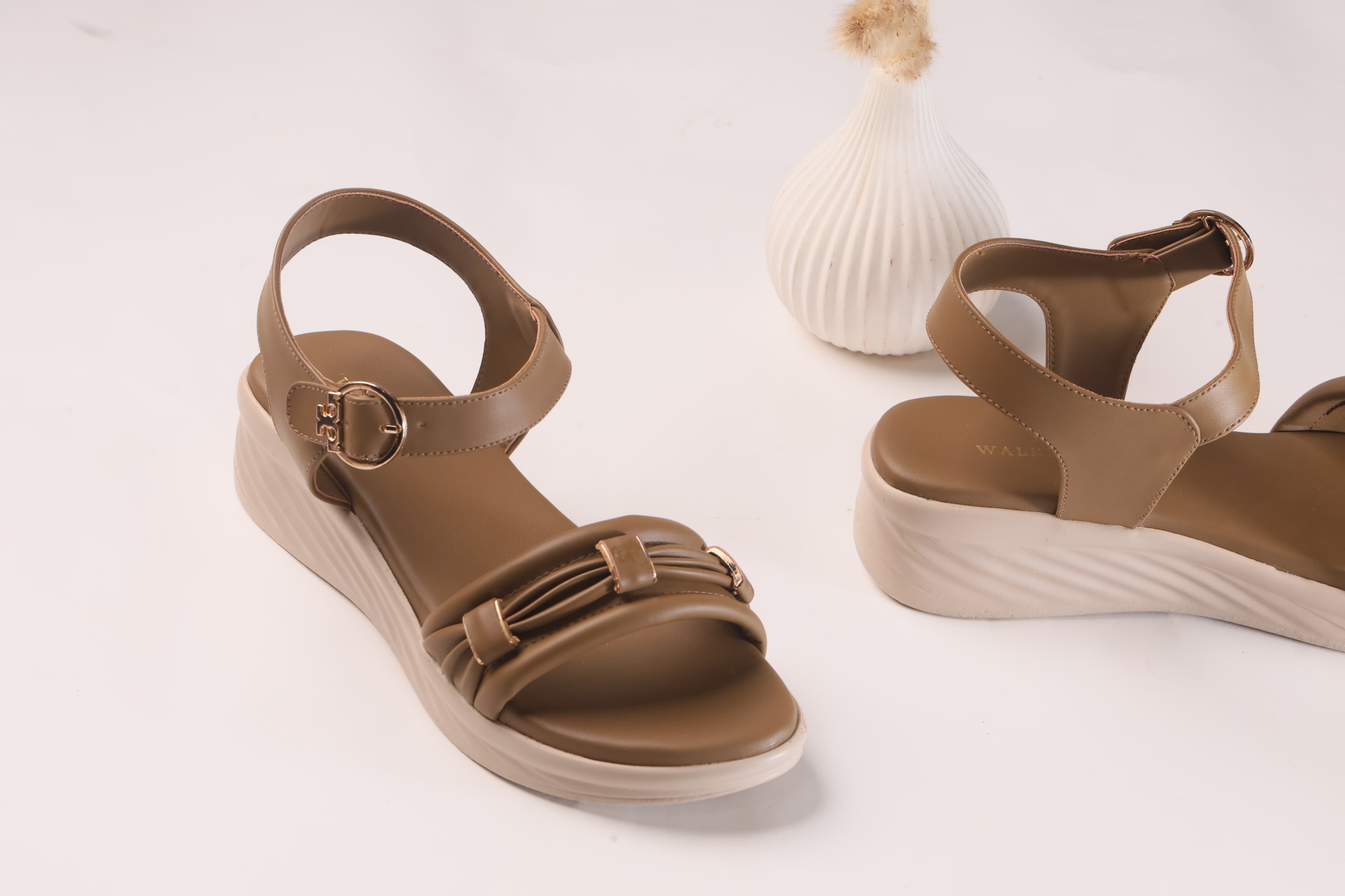 WALKBROS MEDICATED WEDGES SANDALS {  1  } - BROWN