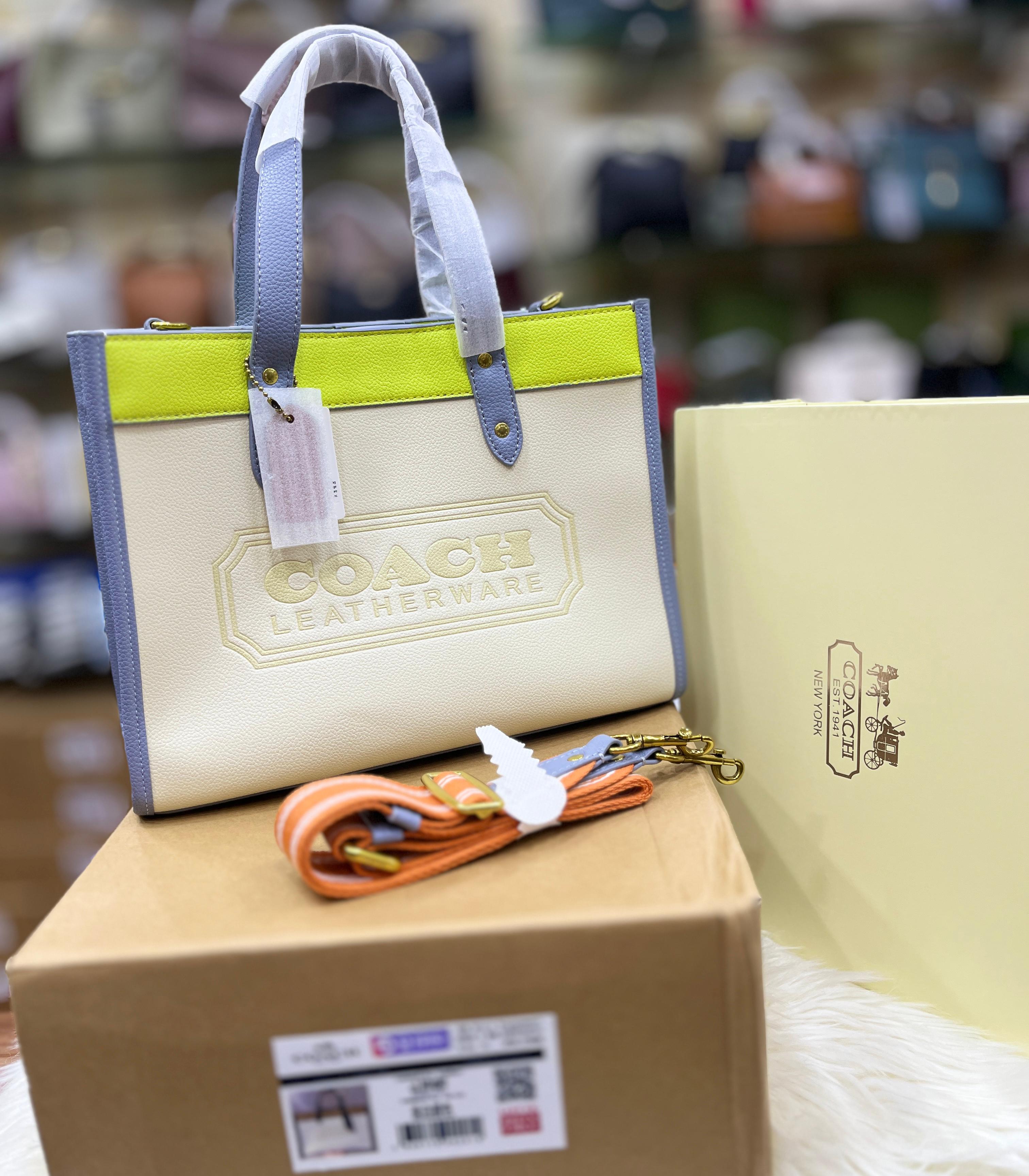 Field Tote 30 In Colorblock With Coach Badge