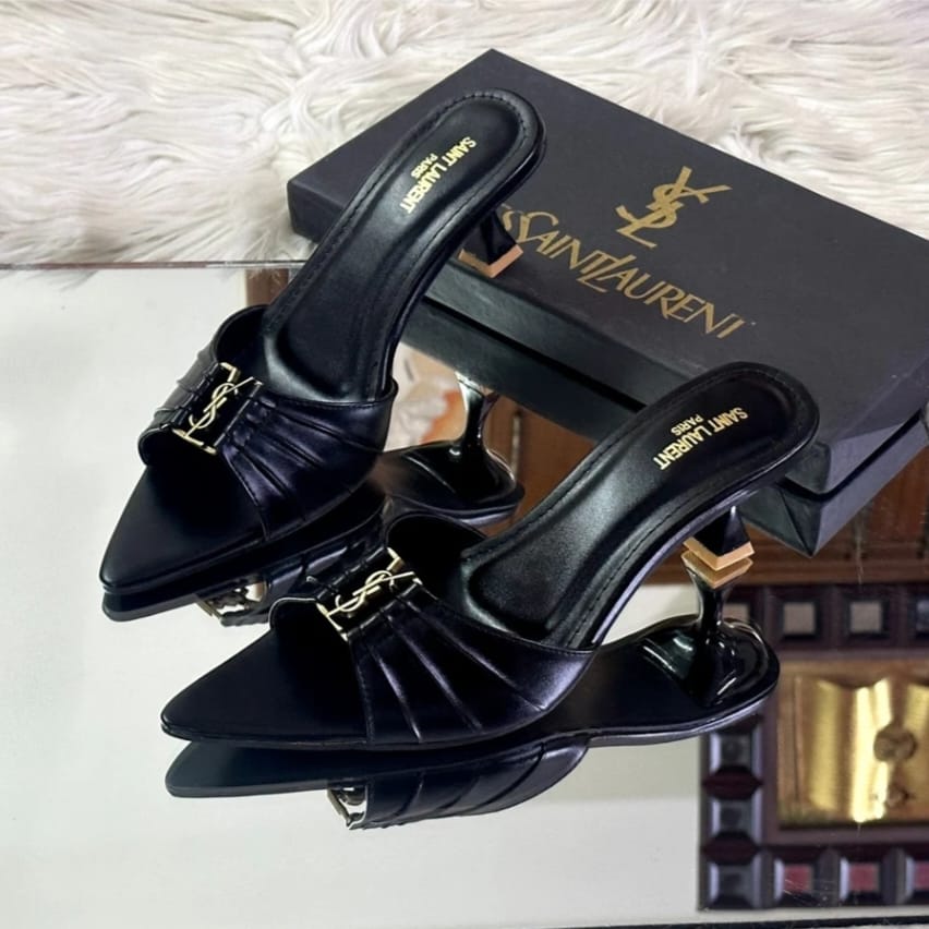 YSL ANTIQUE  BUKLE  HEEL - BLACK