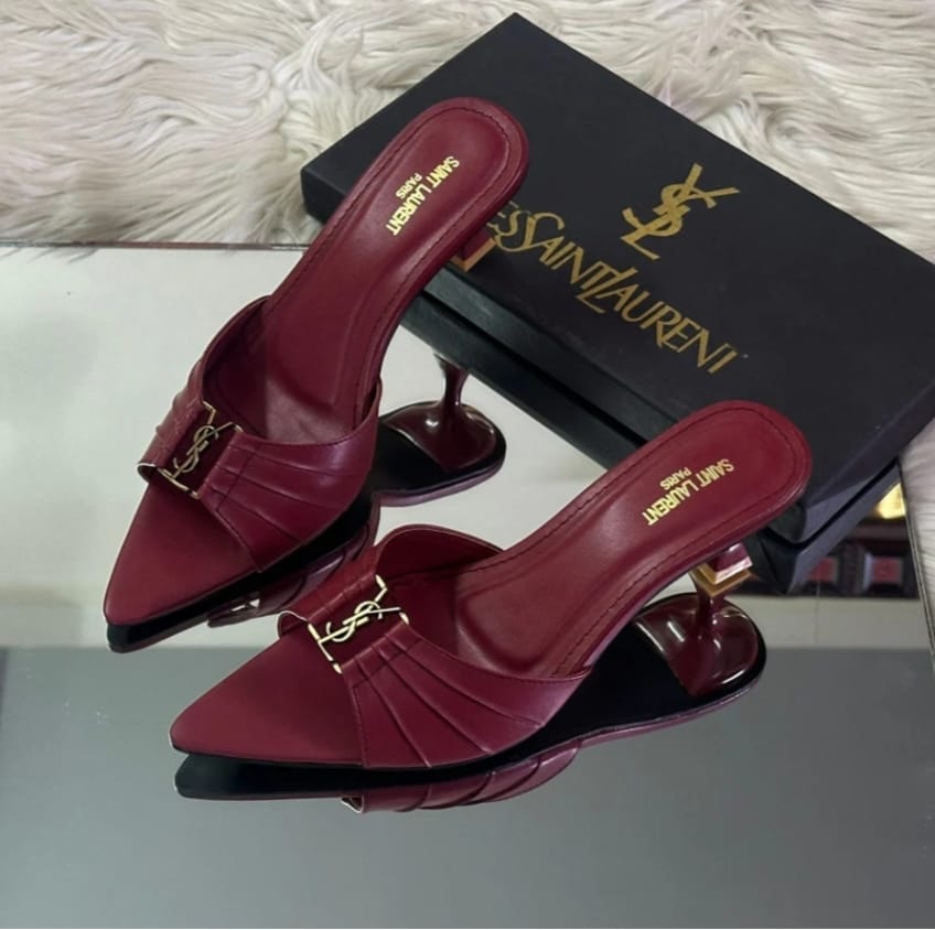 YSL ANTIQUE BUKLE HEEL - MAROON