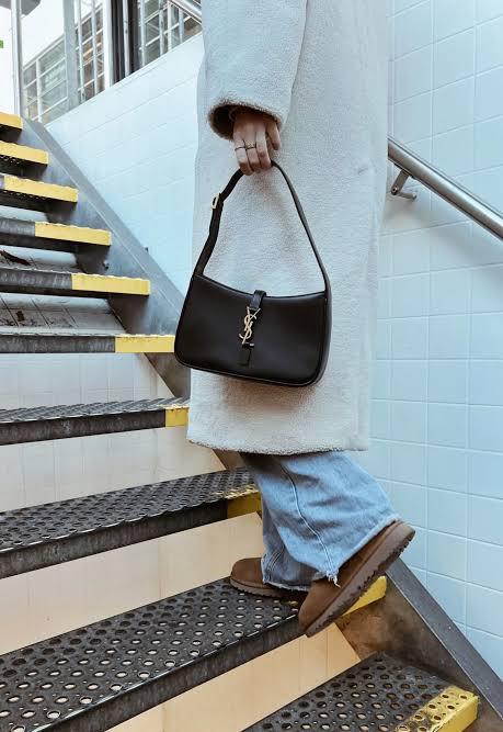 SAINT LAURENT Le 5 à 7 hobo shoulder BAG =BLACK