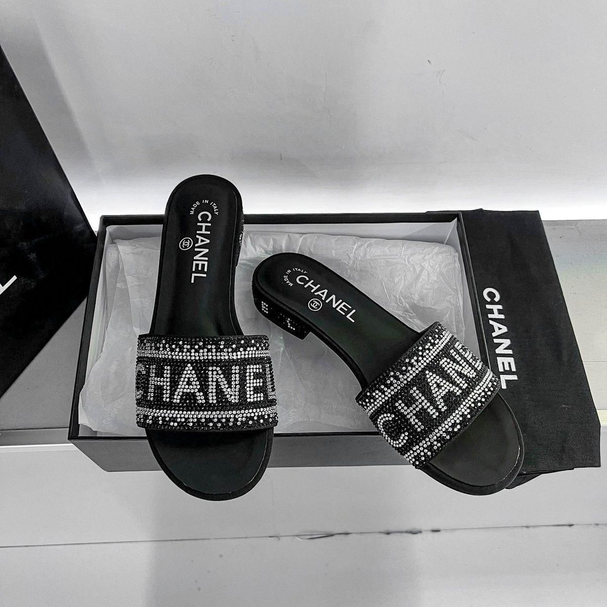CHANEL STONE SLIDES BLACK & WHITE