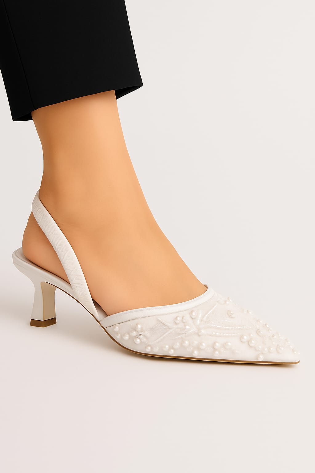 ZARA EMBROIDERY HEEL - WHITE
